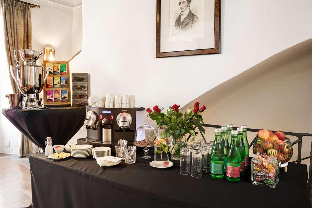 Radisson Blu Hotel Altstadt, Salzburgo Instalações foto